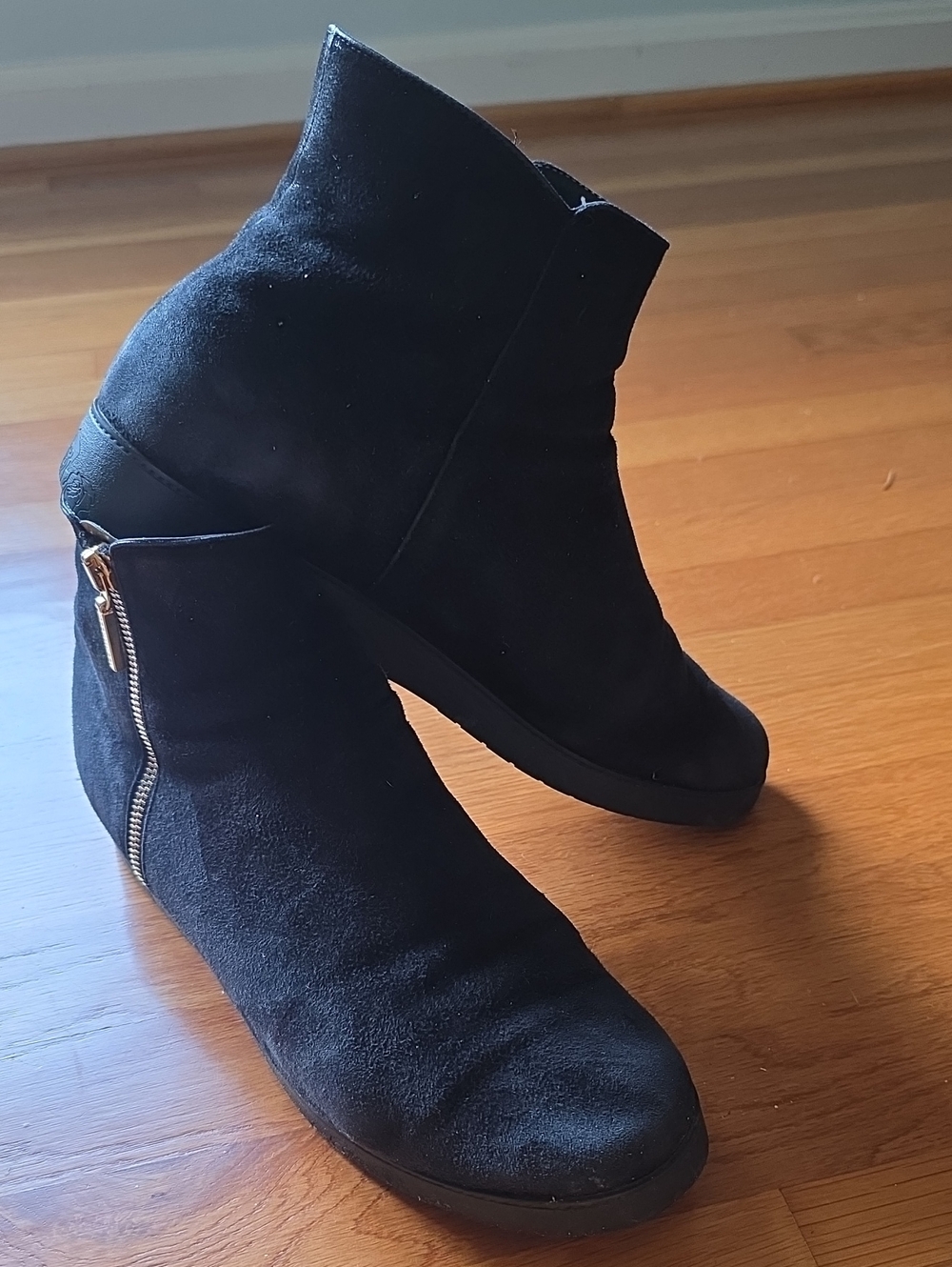 BeautiFeel Black Suede Ankle Boots US Size 11